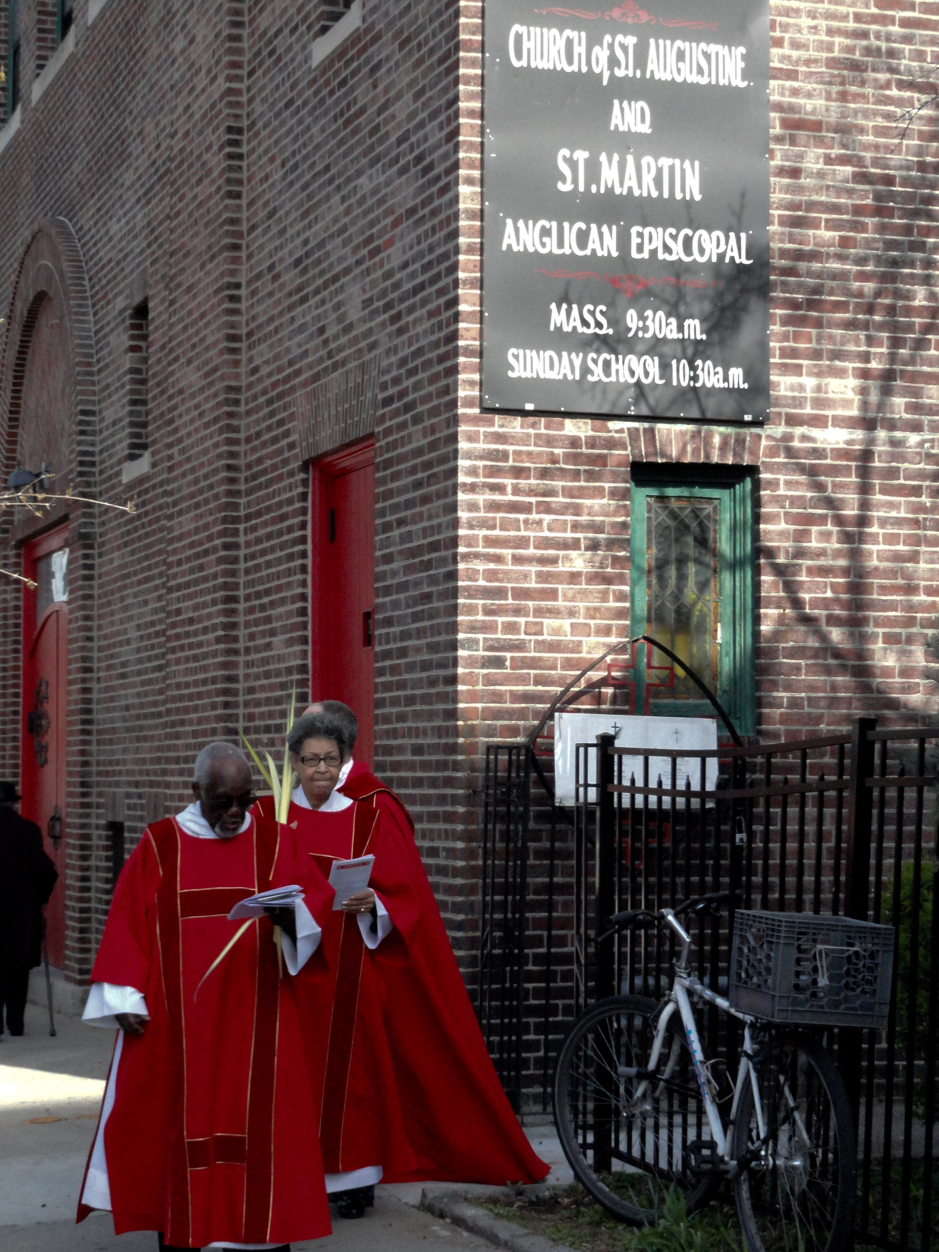 mr andrews front wall